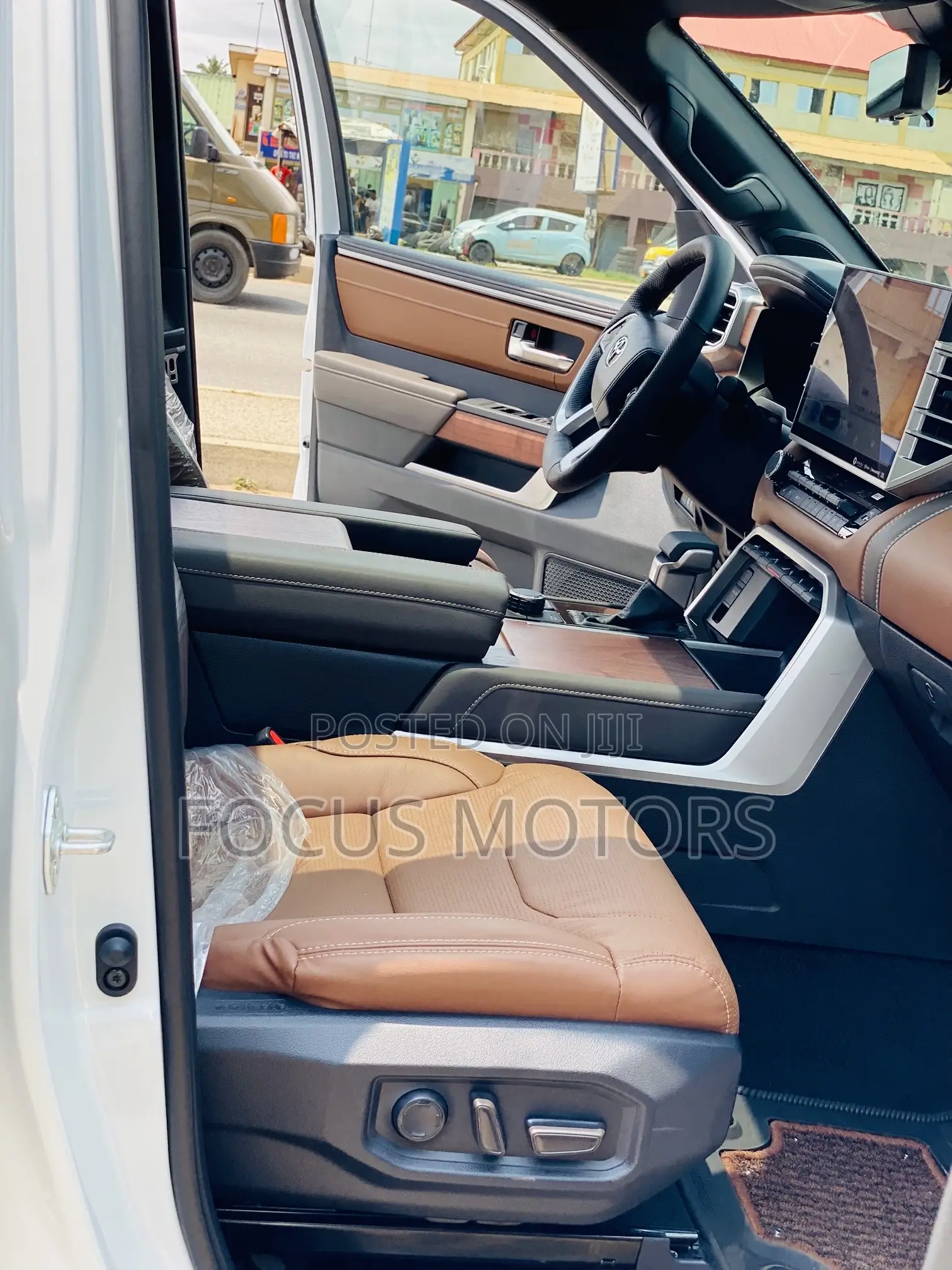 Toyota Tundra 2023 White