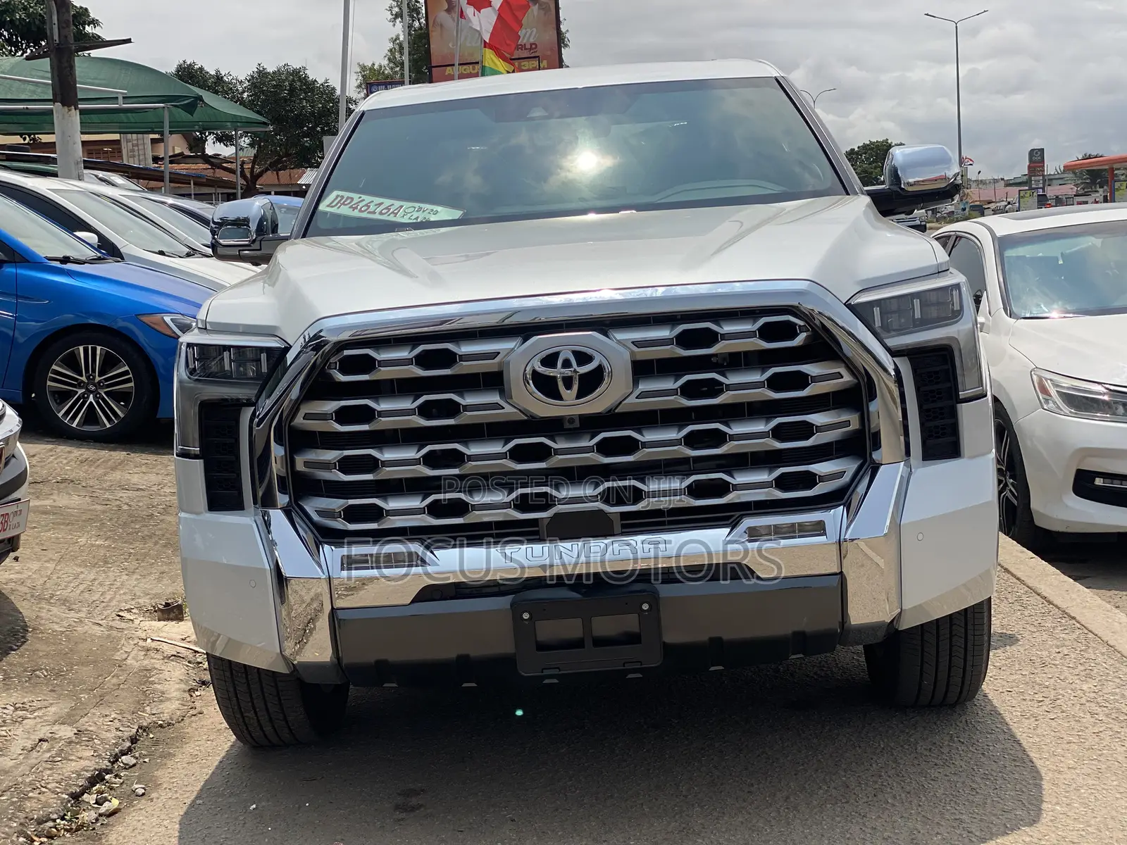 Toyota Tundra 2023 White