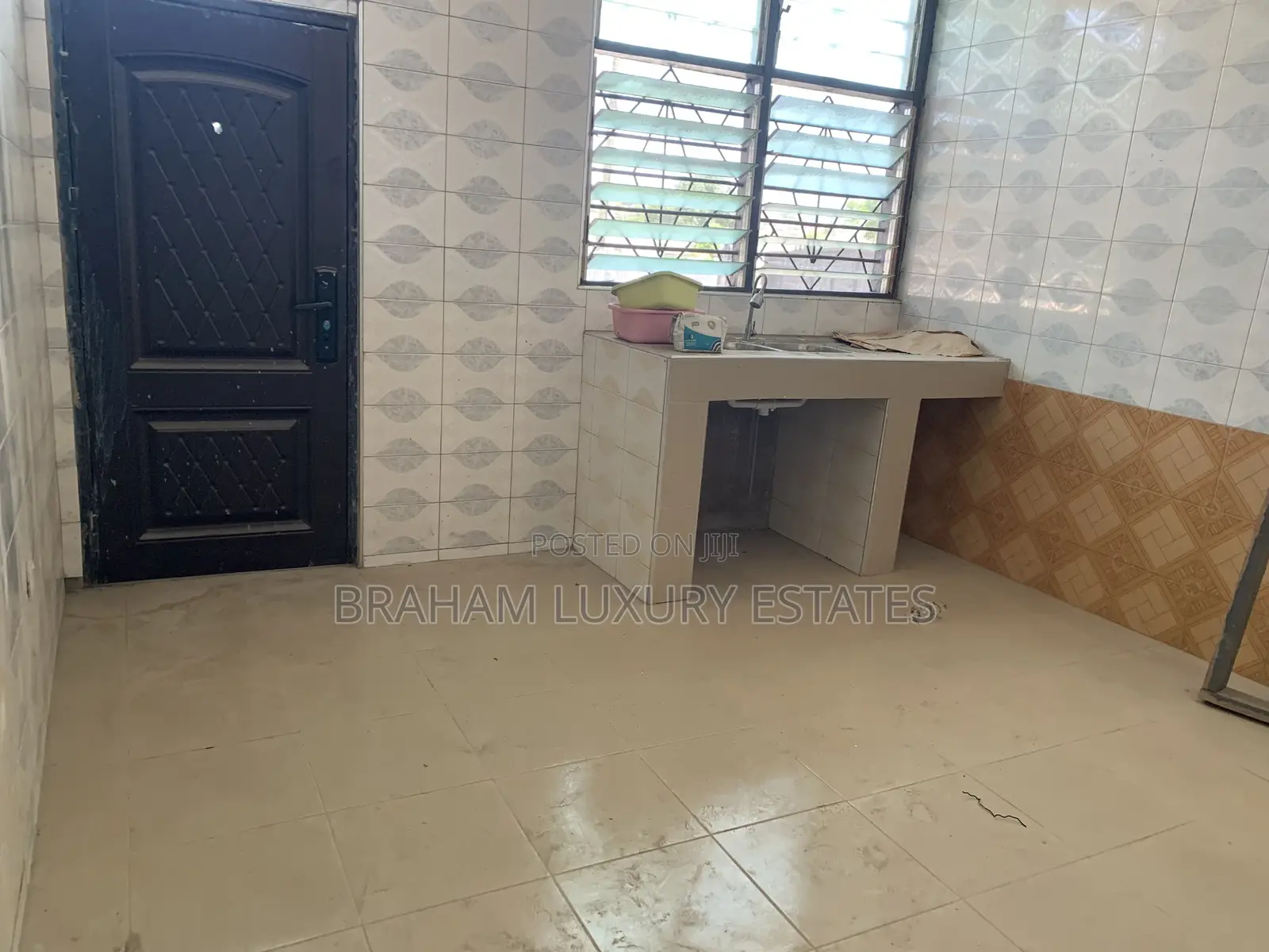 2bdrm Apartment in Junction Mall Area, Nungua for rent