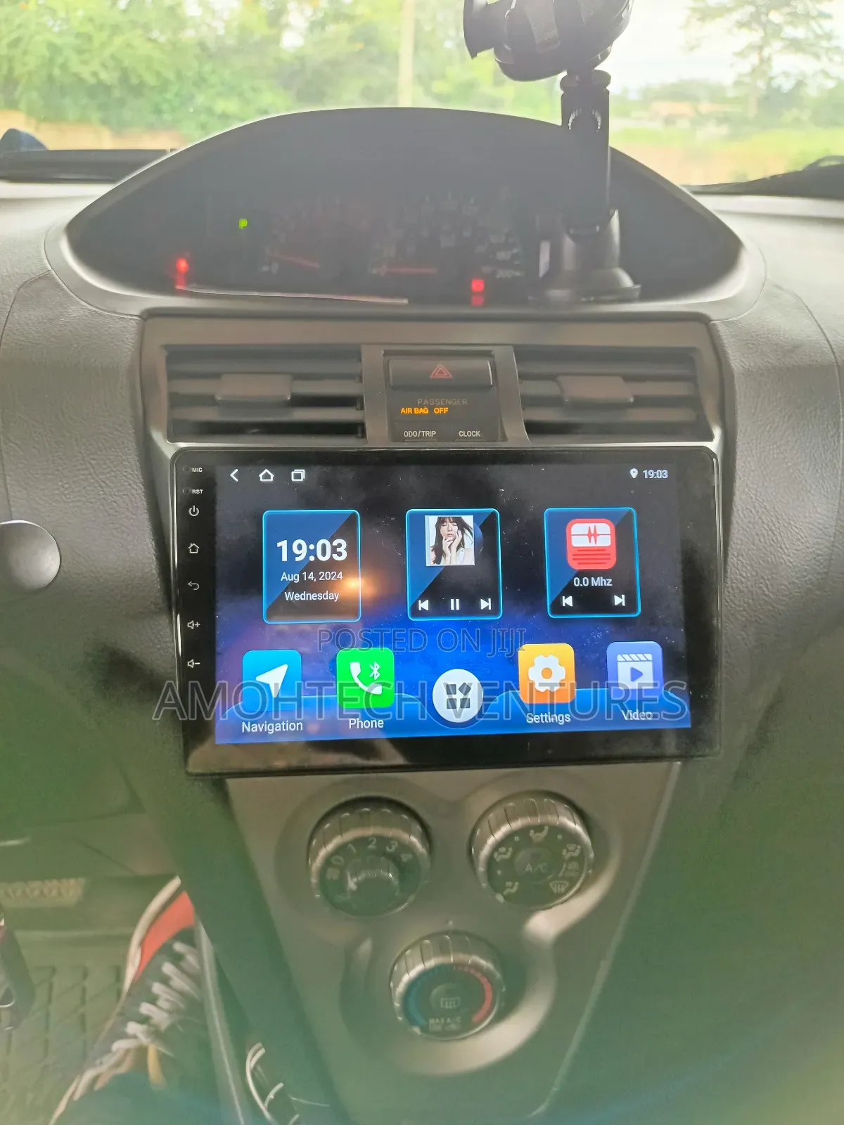 Carplay Toyota Yaris Android System 9 Inches With Navi
