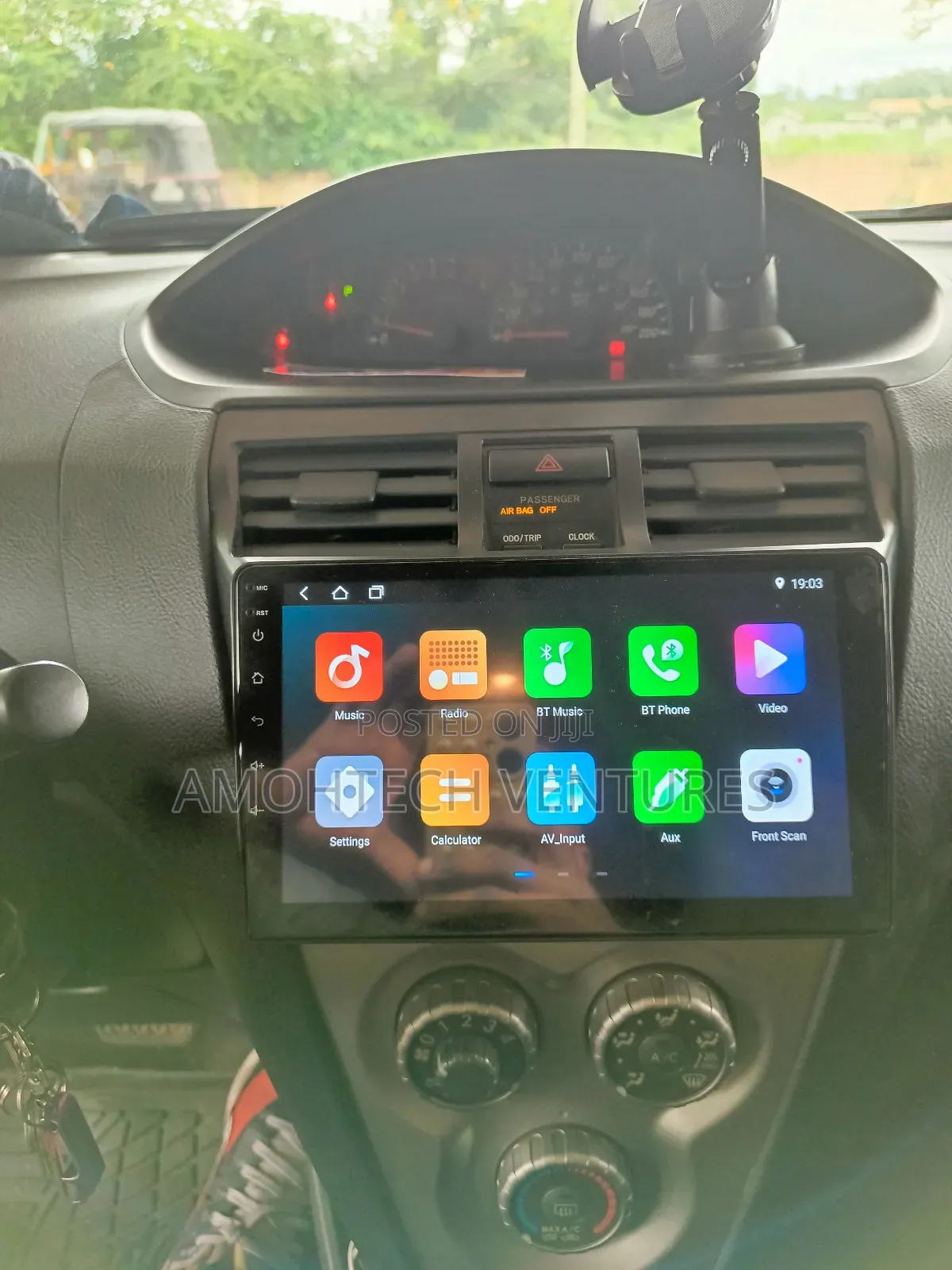 Carplay Toyota Yaris Android System 9 Inches With Navi
