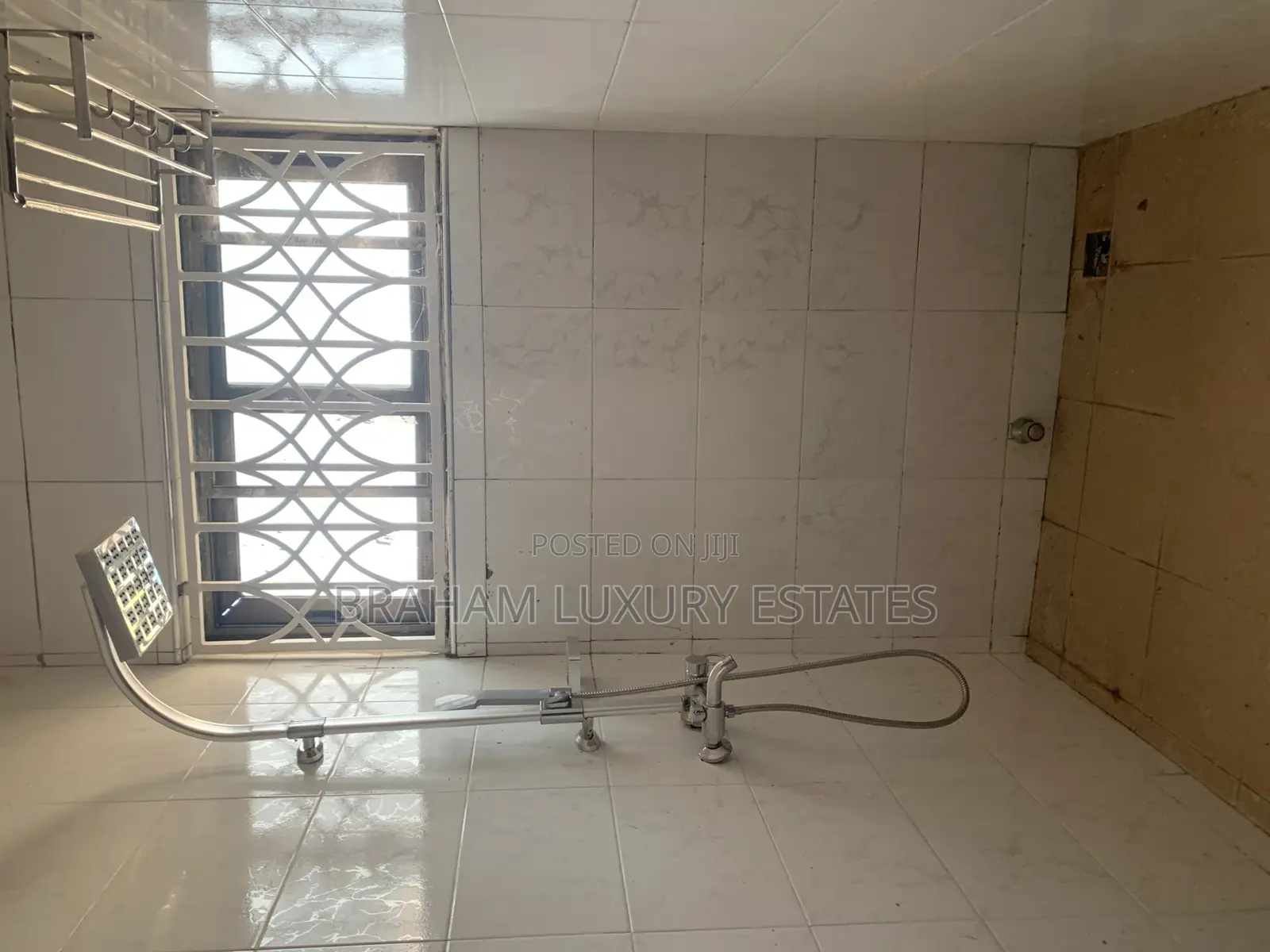 3bdrm Apartment in Ravico, Nungua for rent