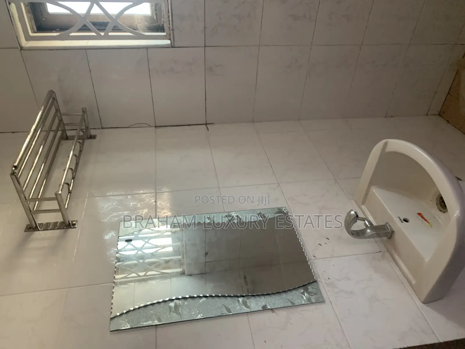 3bdrm Apartment in Ravico, Nungua for rent
