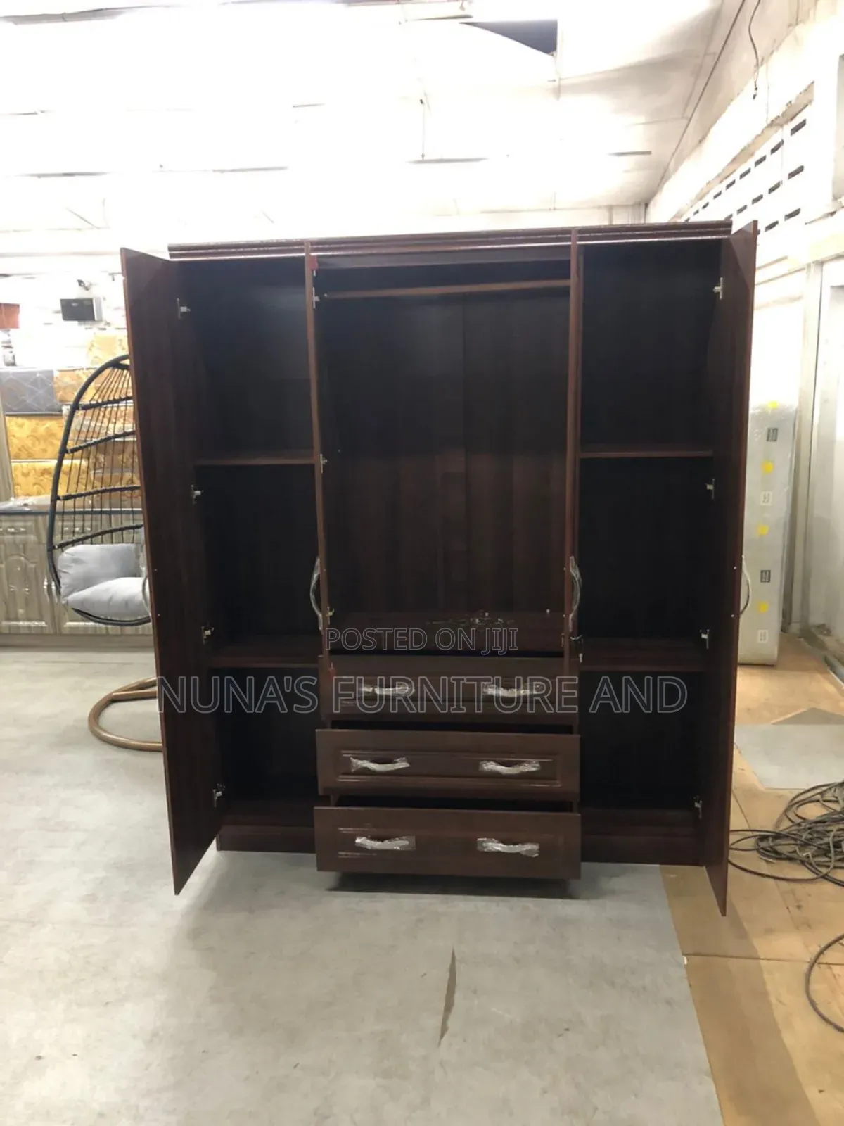 4 Doors Coffee Brown Wadrobe With Mirror