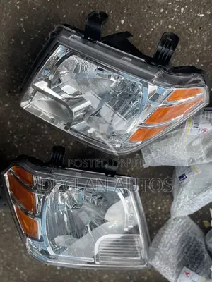 Nissan Navara 2010 Headlights