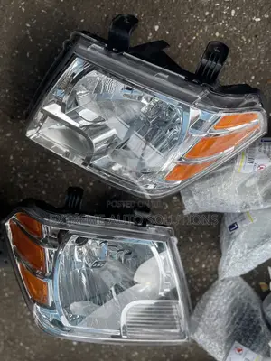 Nissan Navara 2010 Headlights
