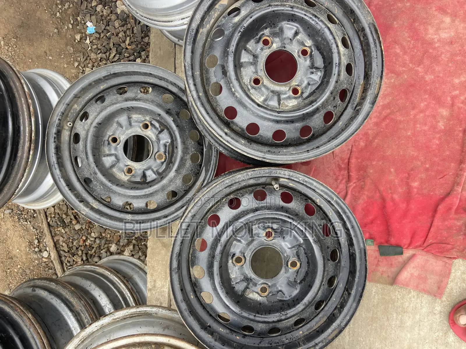 Metal Rim and Tyre