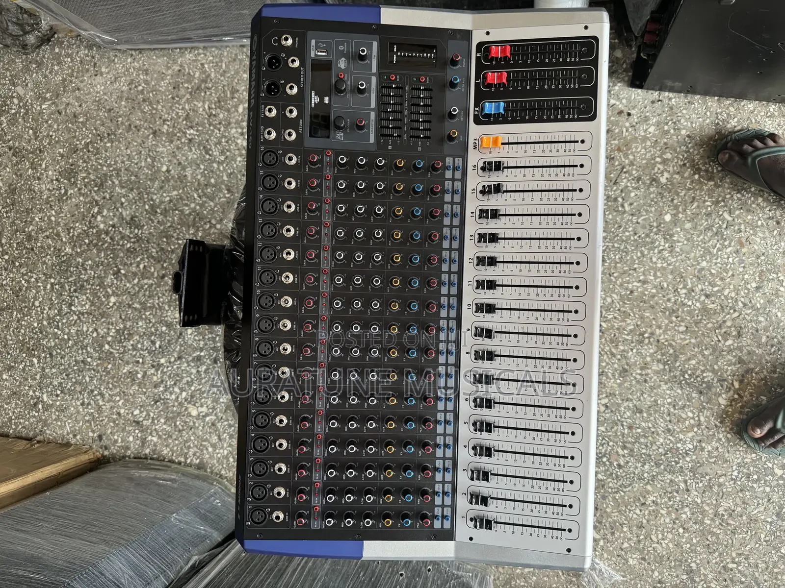 Yamaha 16 Channel Mixer
