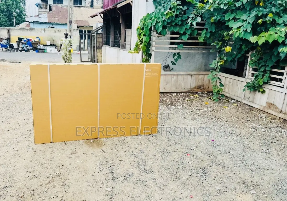 Newly Sealed Dynamic Crystal Color UHD 75”Cu7000