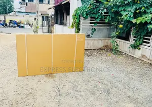 Newly Sealed Dynamic Crystal Color UHD 75”Cu7000