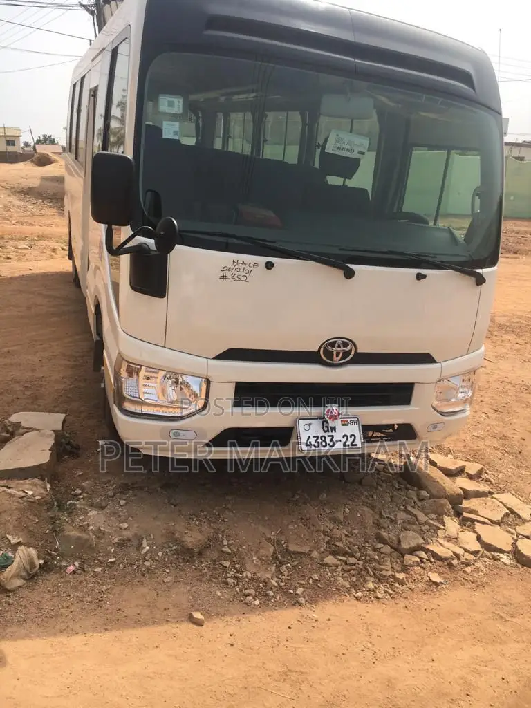 30 Seater Coaster Bus