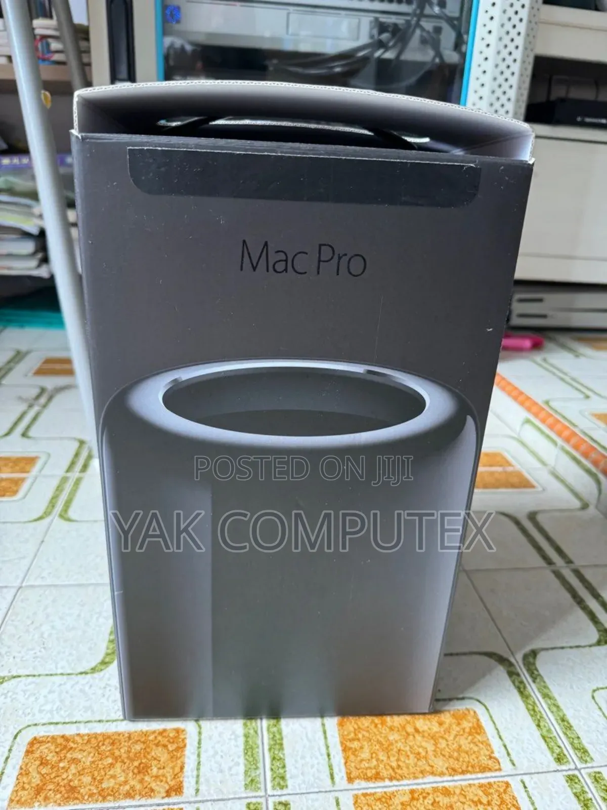 Desktop Computer Apple Mac Pro 16GB Intel Xeon SSD 512GB