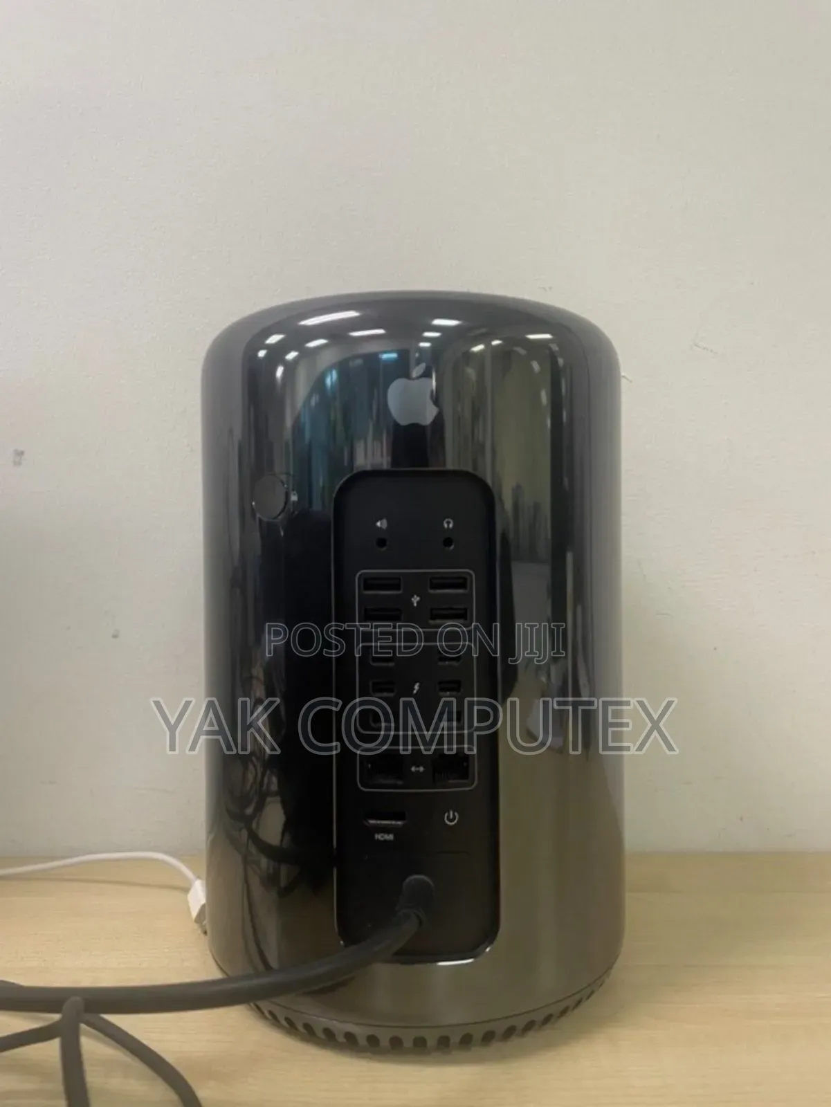 Desktop Computer Apple Mac Pro 32GB Intel Xeon SSD 512GB