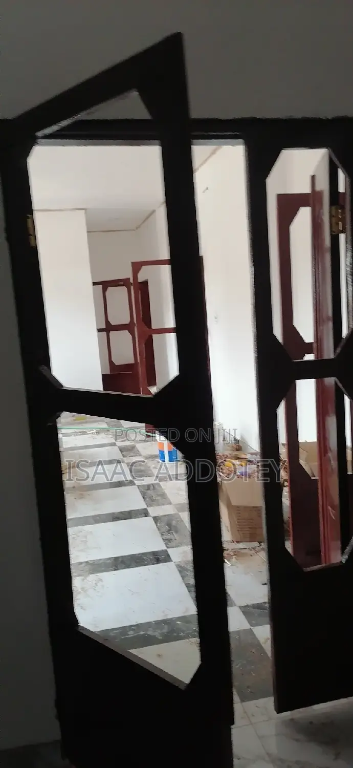 3bdrm Apartment in Spintex Kotobabi No2 for rent