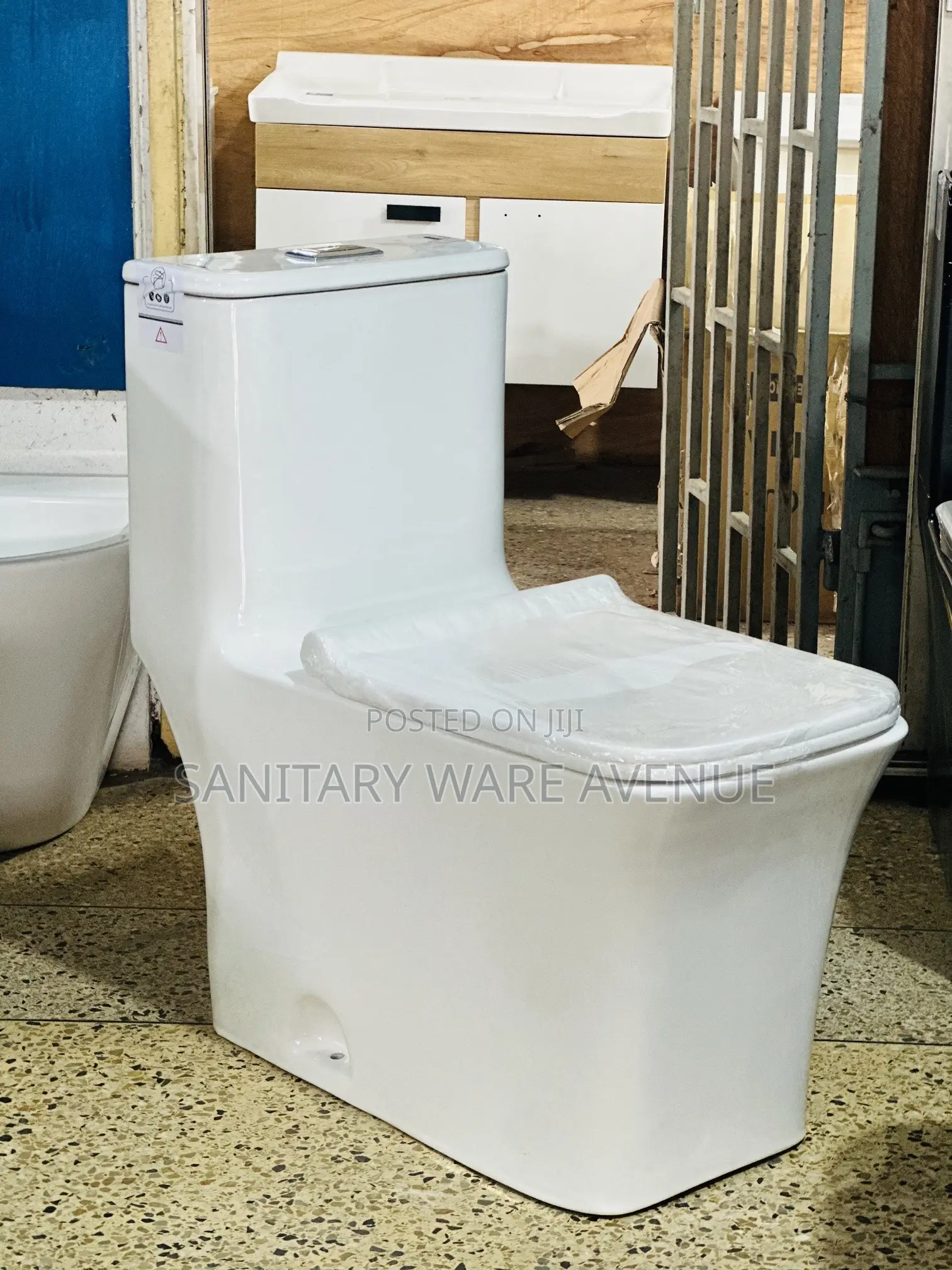 Siphonic Water Closet - Combined WC - Toilet Seat