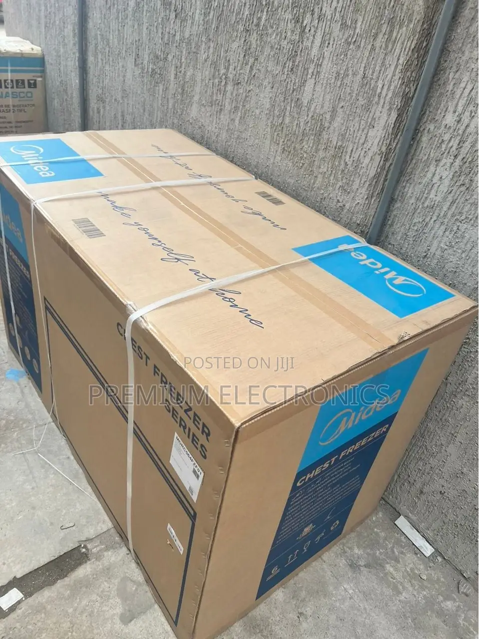 Big Midea Chest 450L Freezer, Energy Saving, Fast Freezing