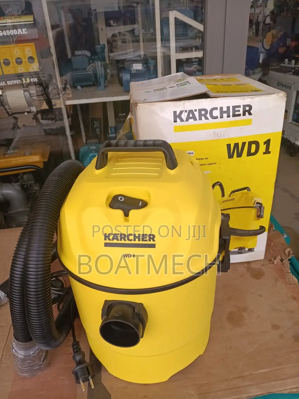 Karcher Wd1 Wet/Dry Vacuum Cleaner (1000W)