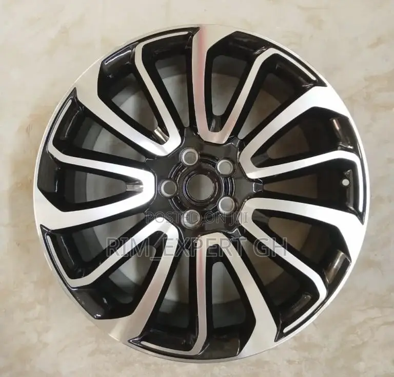 Range Rover Biography Rim 22 Black and Silver