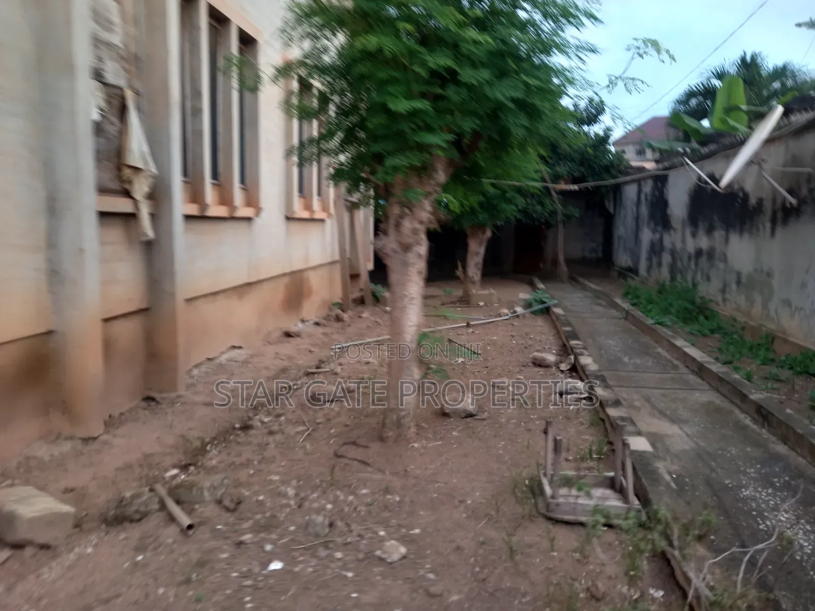 8bdrm House in Ayeduase, Near Knust, Kumasi Metropolitan for sale