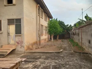 8bdrm House in Ayeduase, Near Knust, Kumasi Metropolitan for sale