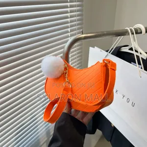 Stylish and Versatile Solid Color Womens Handbag
