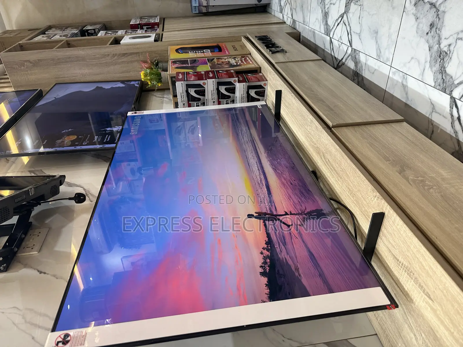 55cu8000 Samsung Smart Uhd Display Glossy Screen