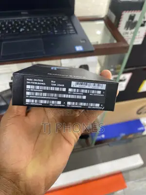 New Samsung Galaxy Z Flip6 256 GB Blue