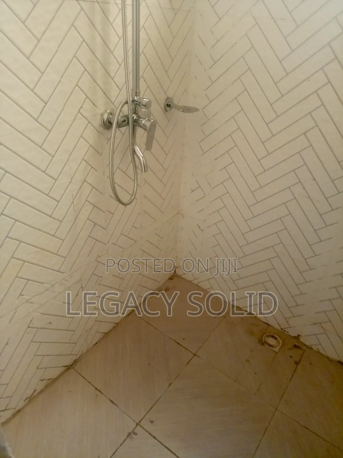 2bdrm Apartment in Legacysolid Real, New Town for rent