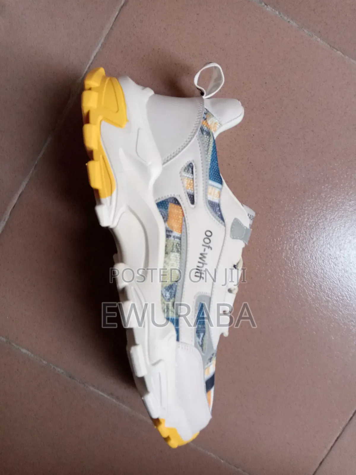 Sneakers Only Size 44