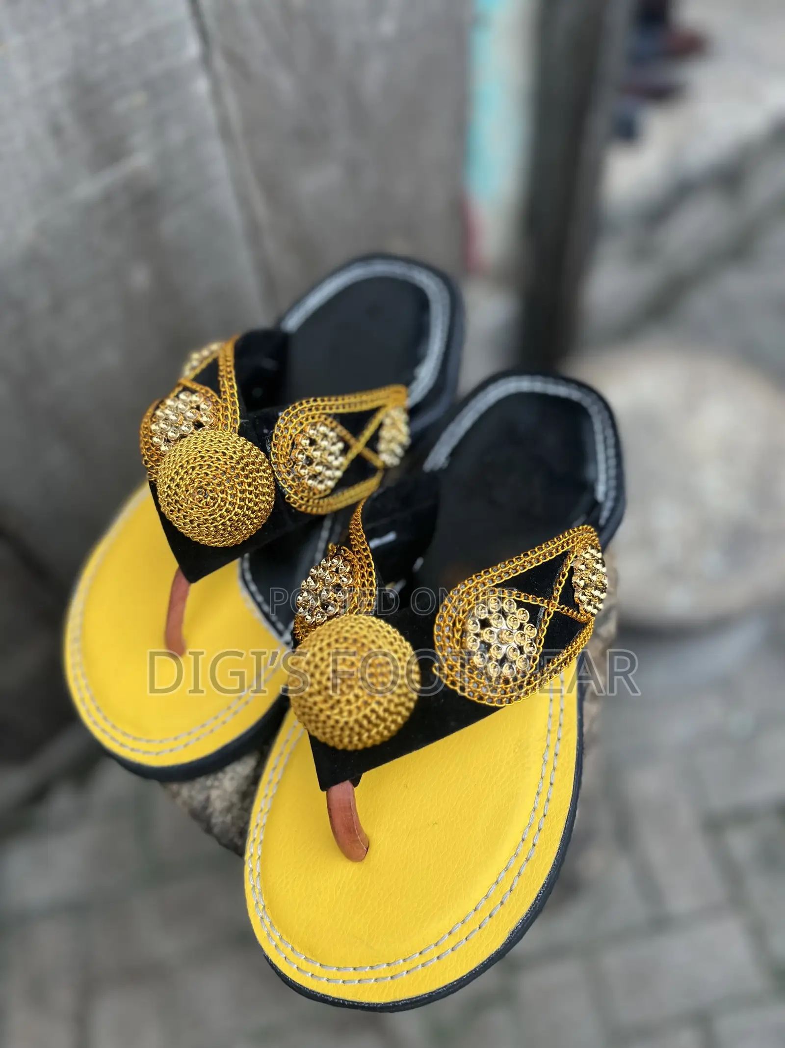 Yellow Ornamental Chawchaw/Ahenema