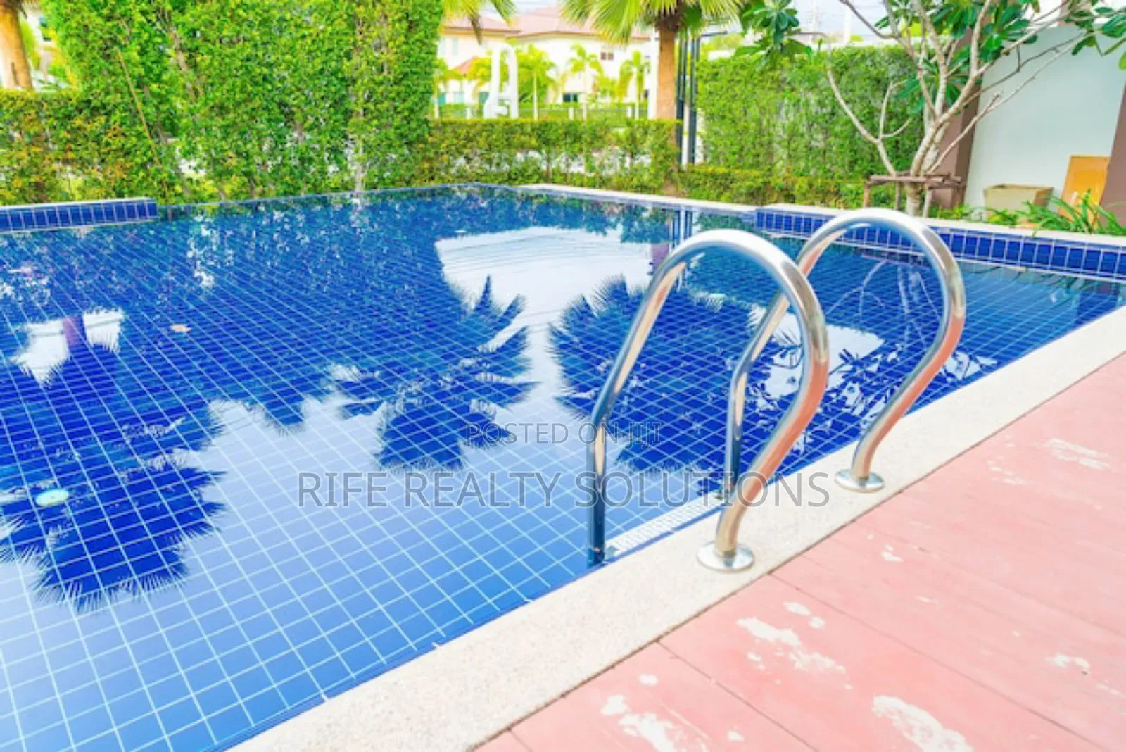 Swimming Pool Cleaning Services