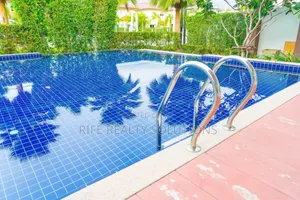 Swimming Pool Cleaning Services
