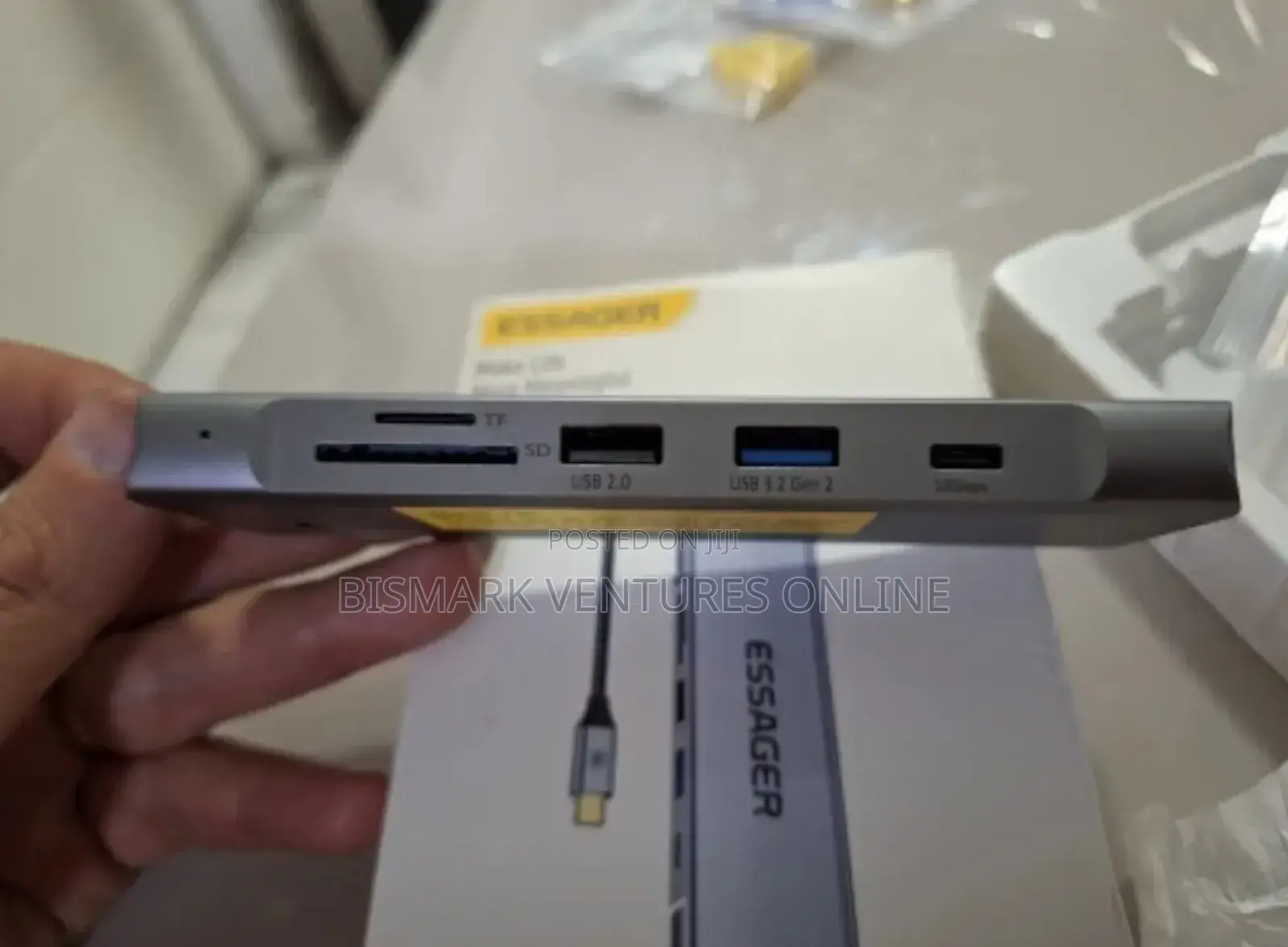 ESSAGER 8-in-1 USB-C Hub Integrates M.2 Nvme/Sata SSD.