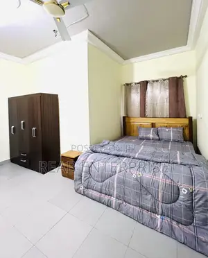 En-Suite Fully Furnished One Bedroom in the Box House