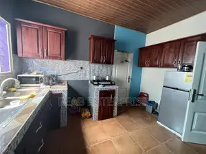 En-Suite Fully Furnished One Bedroom in the Box House