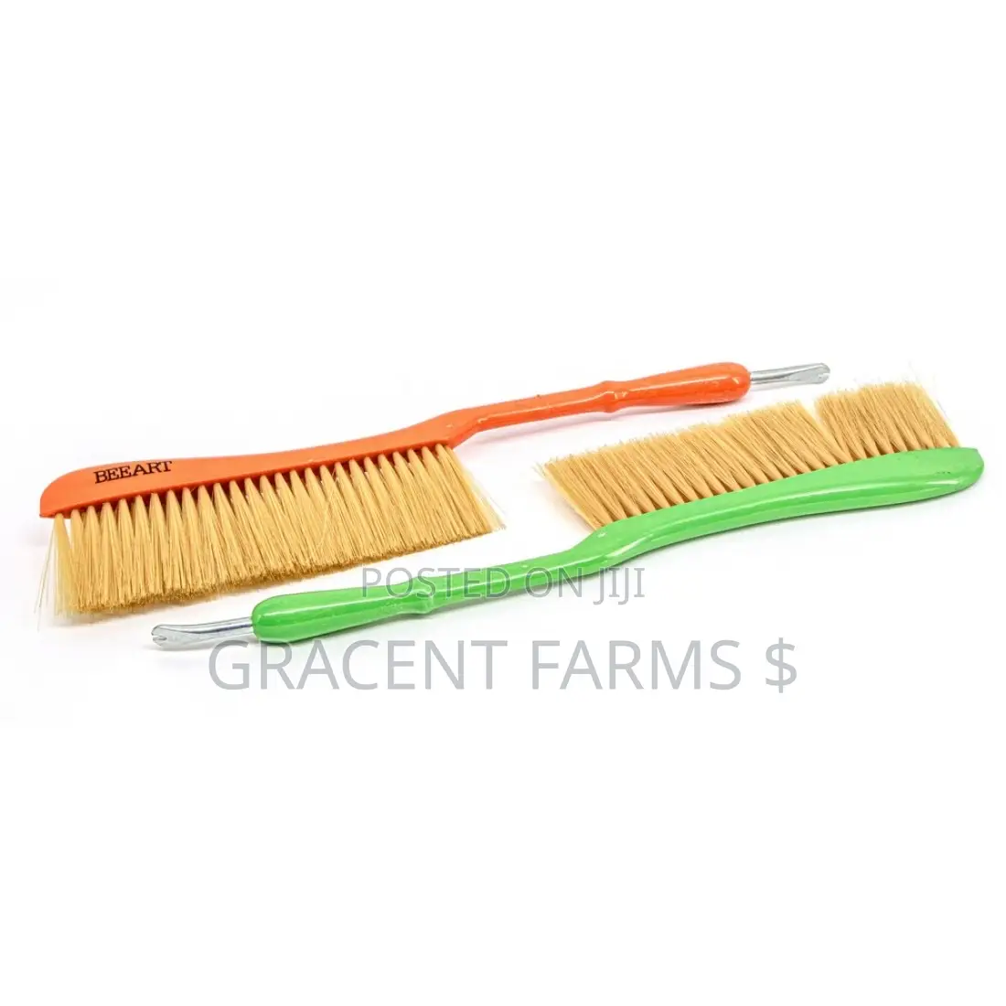 Multipurpose Bee Brush With a Hive Too End