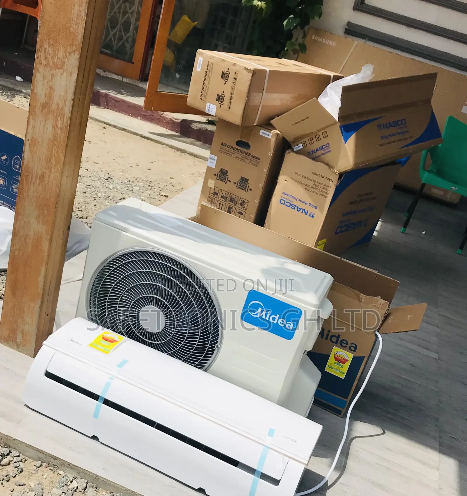Fabulous Midea 1.5hp R410 Gas White Non-Inverter AC