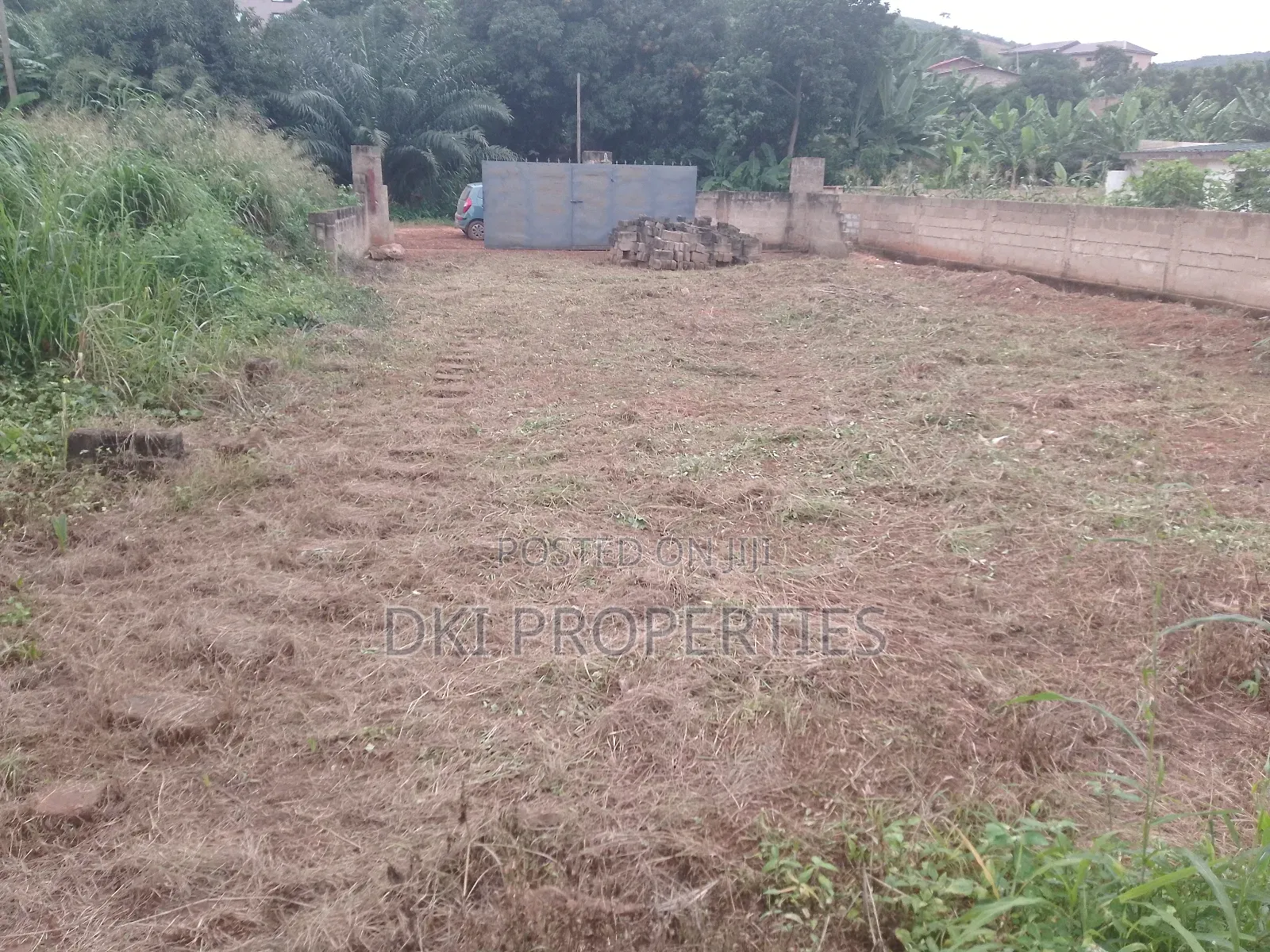 12bdrm Apartment in Dki Properties, Oyibi for sale