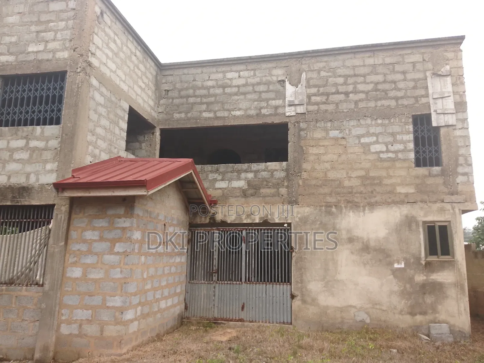 12bdrm Apartment in Dki Properties, Oyibi for sale