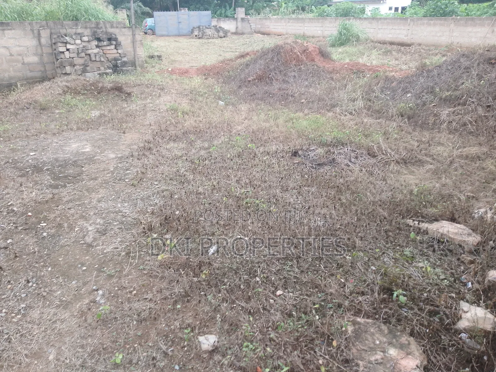 12bdrm Apartment in Dki Properties, Oyibi for sale