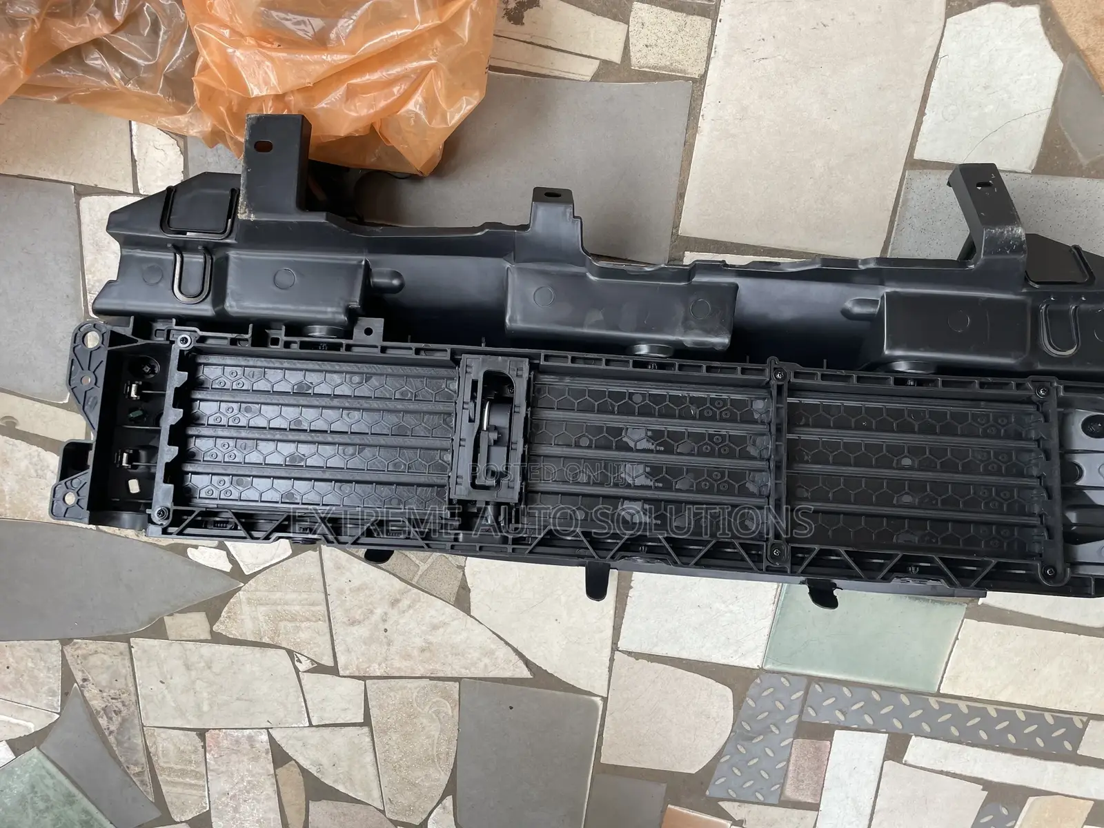 Honda CR-V 2018 Shutter Grille
