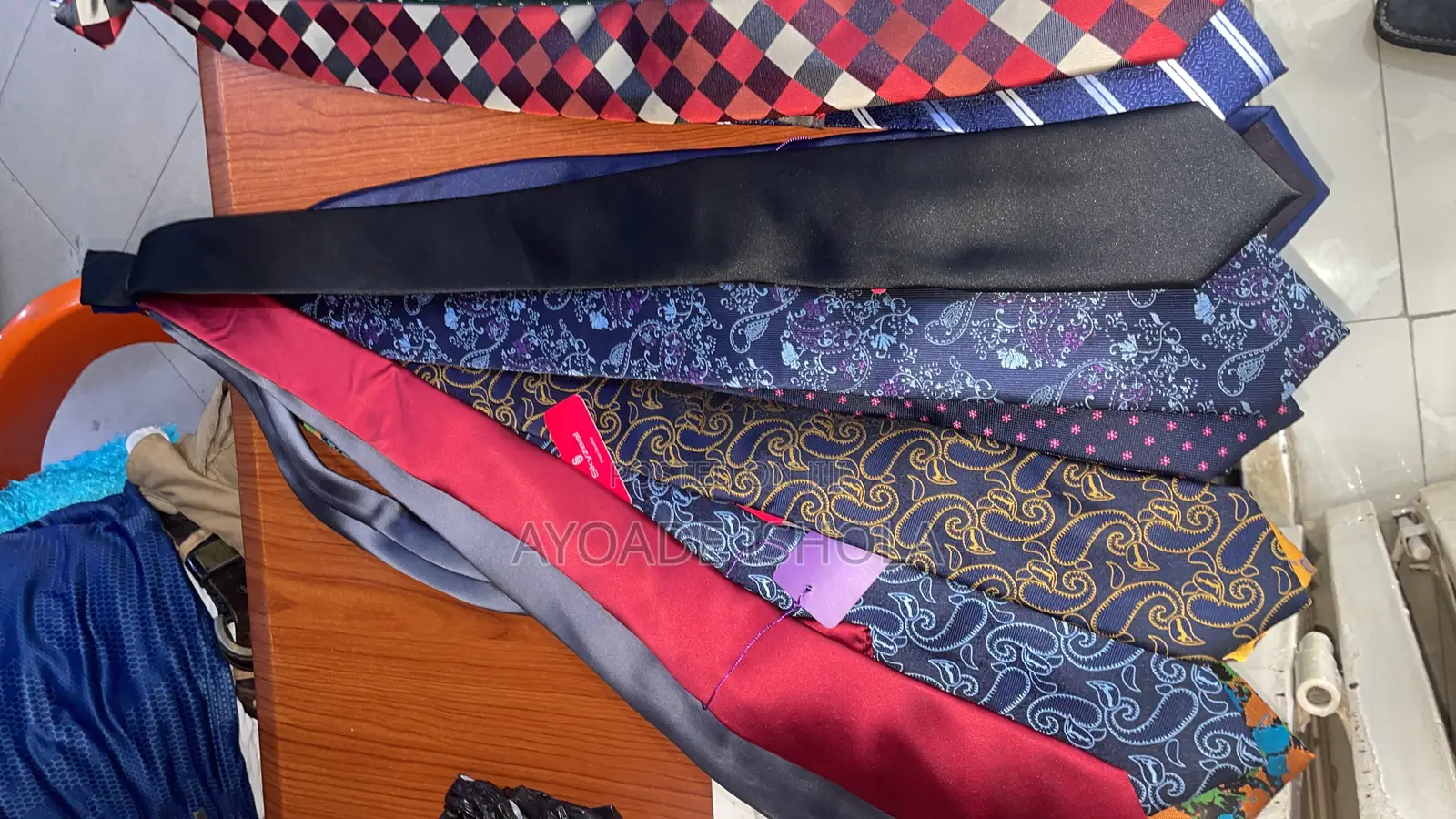 Colorful Men Tie With Square Pocket for Ur Suit.