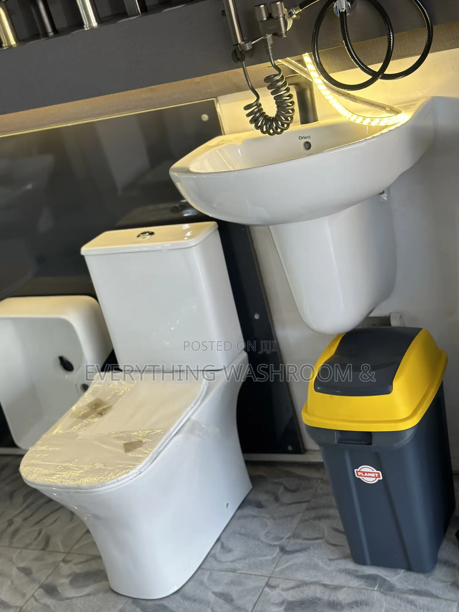 Master Water Closet_slim Tank Water Closet_efficient