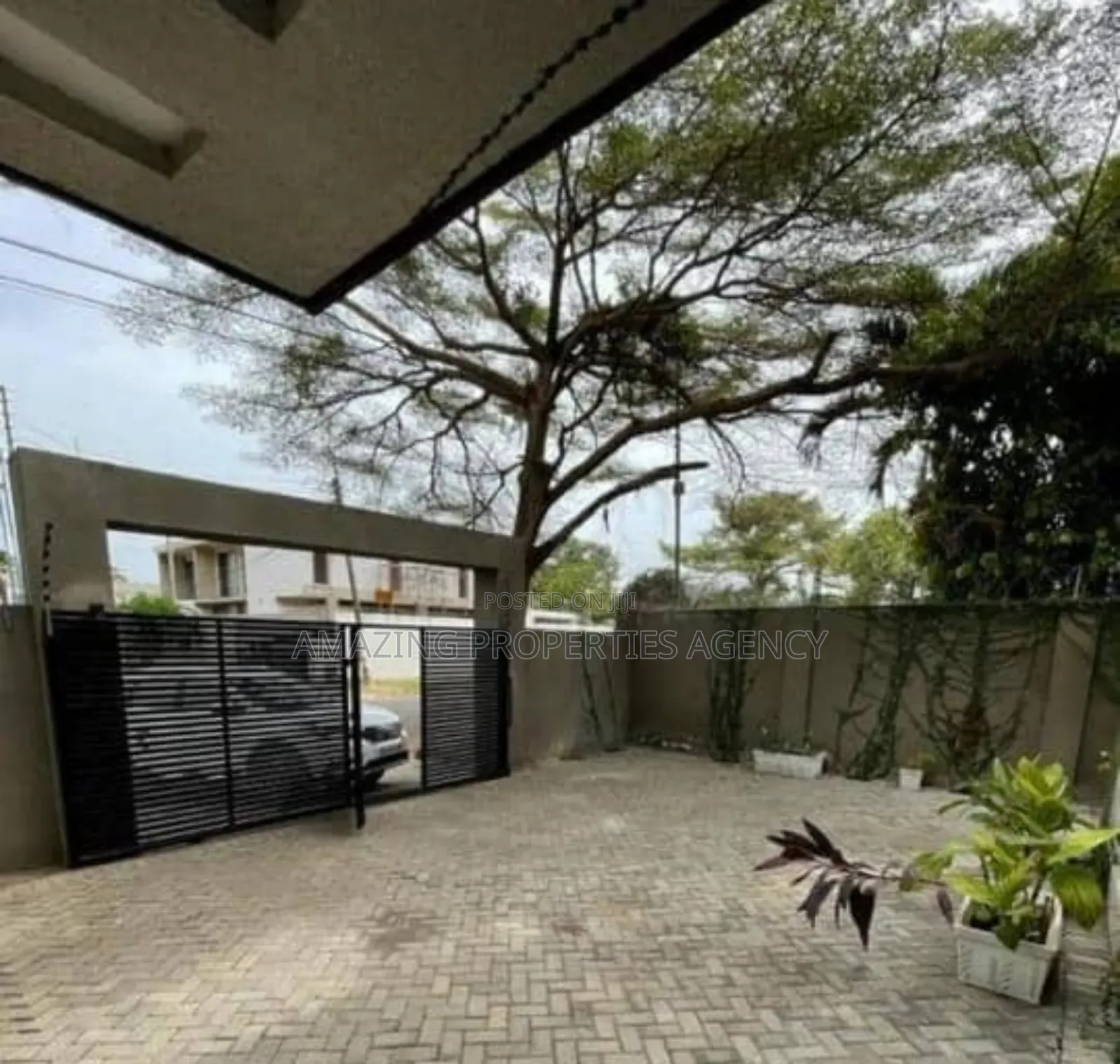 4bdrm House in Amazing Properties, Aburi for sale