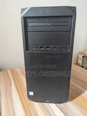 Desktop Computer HP Z2 G4 Tower 16GB Intel Xeon SSD 512GB