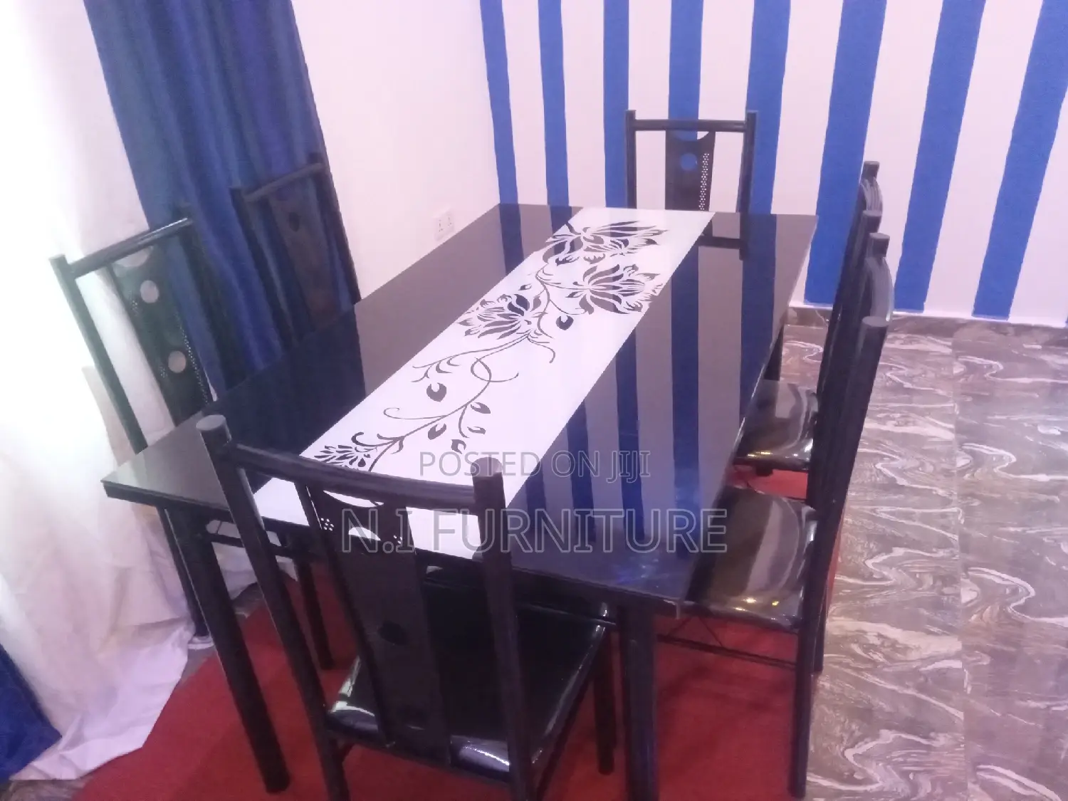 Dinning Table With 6 Chairs