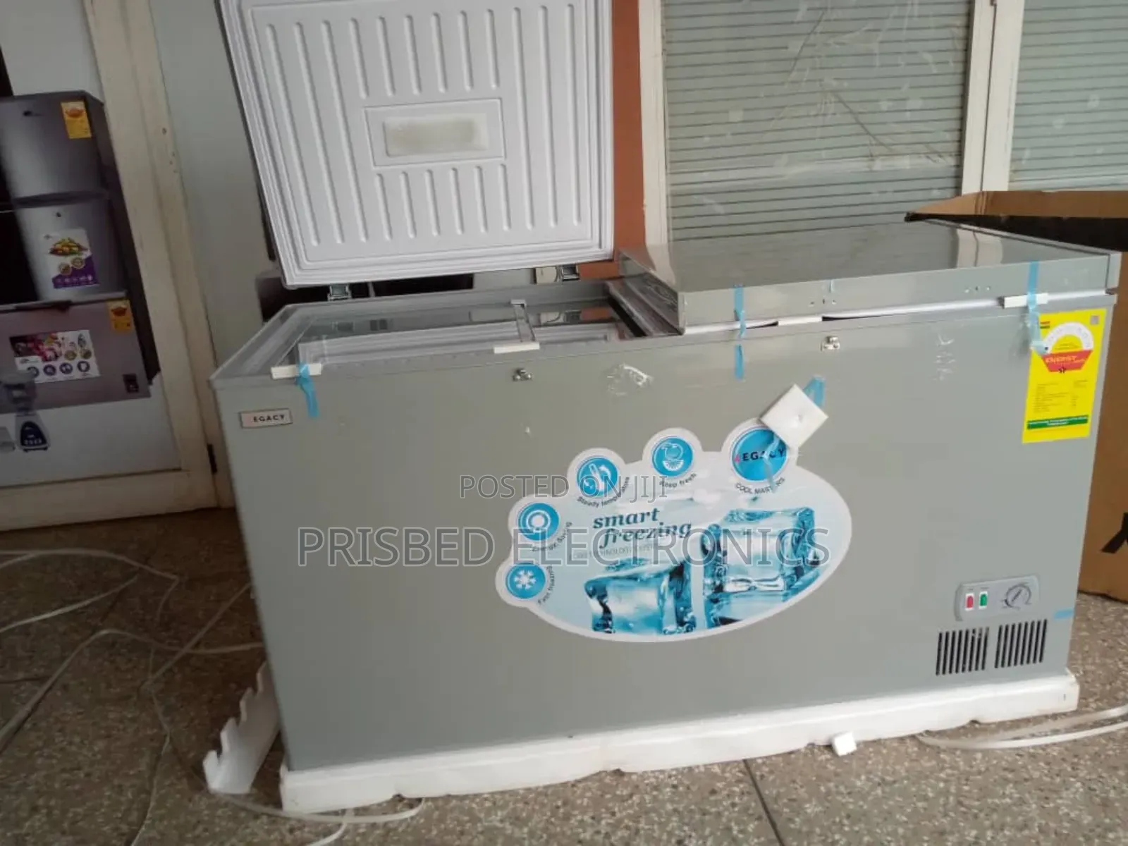 LEGACY Double Door Chest Freezer 418 Litres