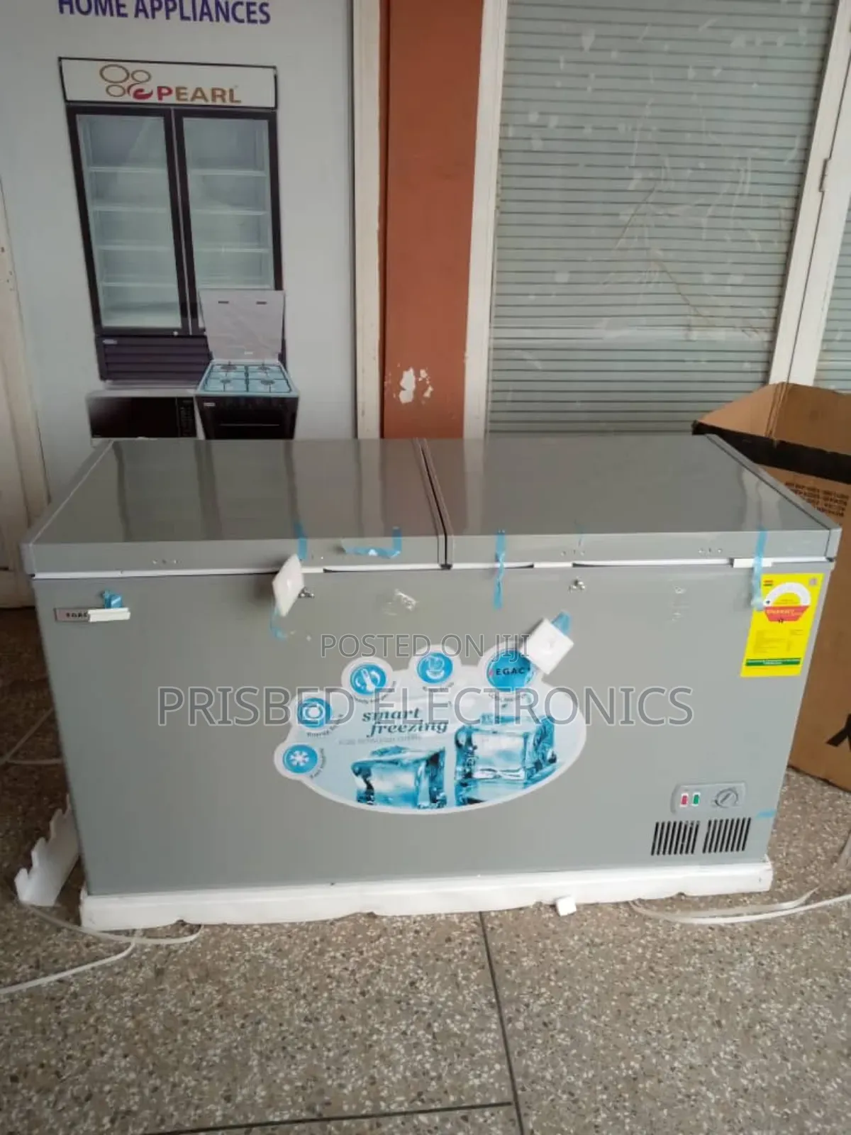 LEGACY Double Door Chest Freezer 418 Litres