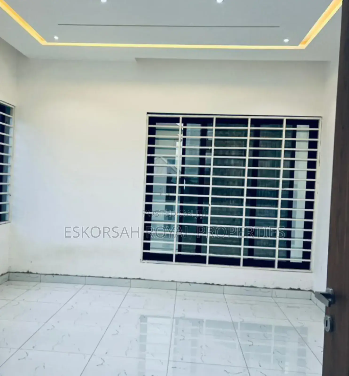 4bdrm House in Lakeside, Ashaley Botwe for sale