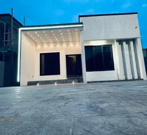 4bdrm House in Lakeside, Ashaley Botwe for sale